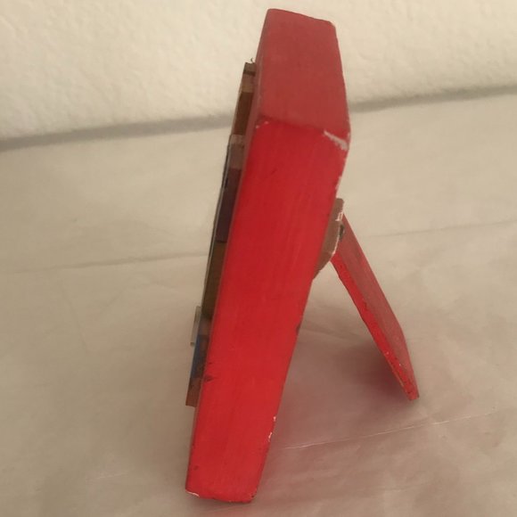 Small Red Funky Bright Frame - Picture 4 of 9